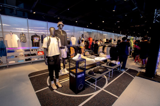 Nike shop central world Clearance